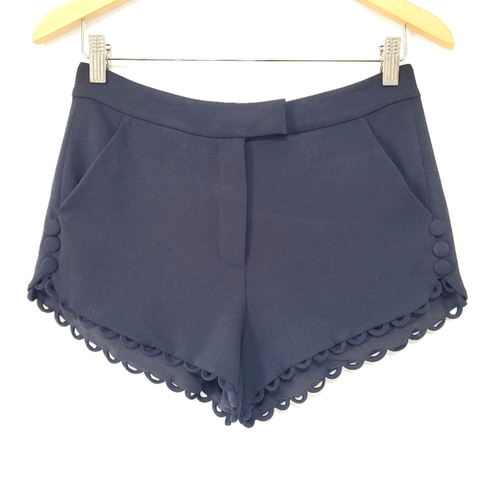 A.L.C. Black Scalloped Hem Fitted Shorts Size 4